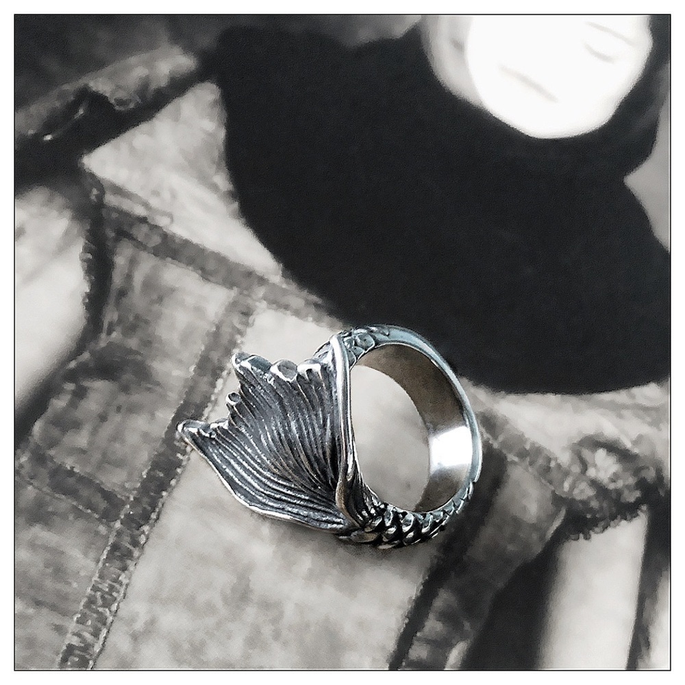 NEW Beautifully Detailed Silver Mermaid Tail Ring - Picture 5 of 6